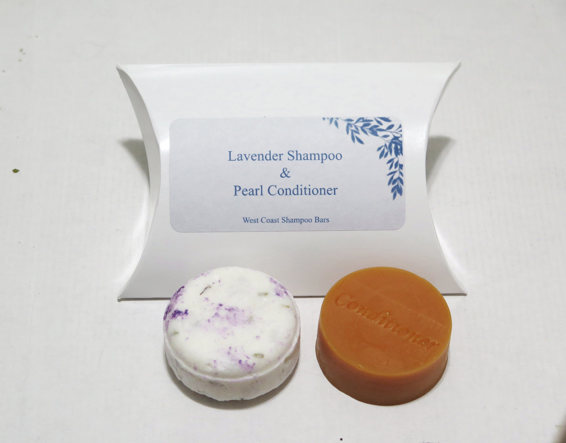 Duo Gift Package Lavender Shampoo and Pearl Conditioner Bar image 0